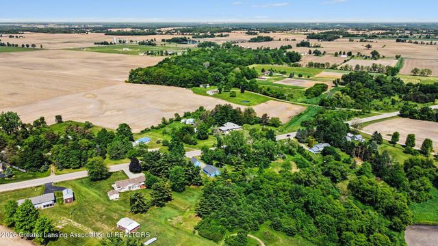 665 N Clinton Trail, Charlotte, MI 48813