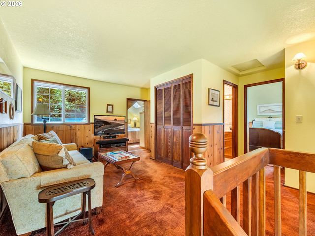 643 5TH St, Gearhart, OR 97138