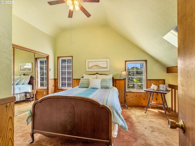 643 5TH St, Gearhart, OR 97138