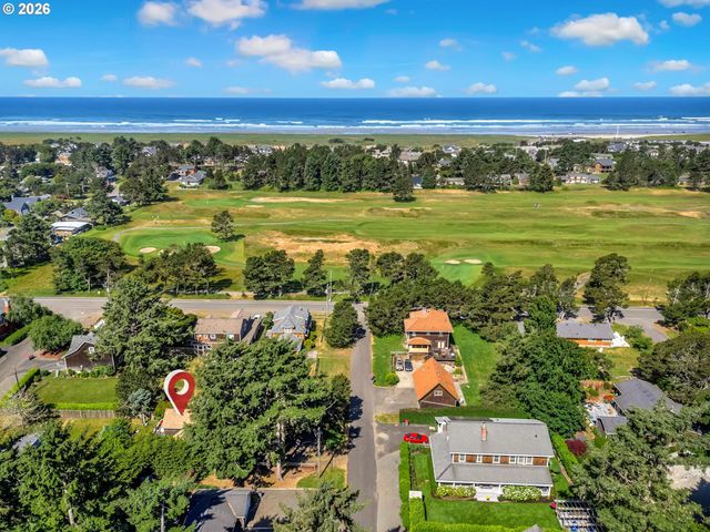643 5TH St, Gearhart, OR 97138