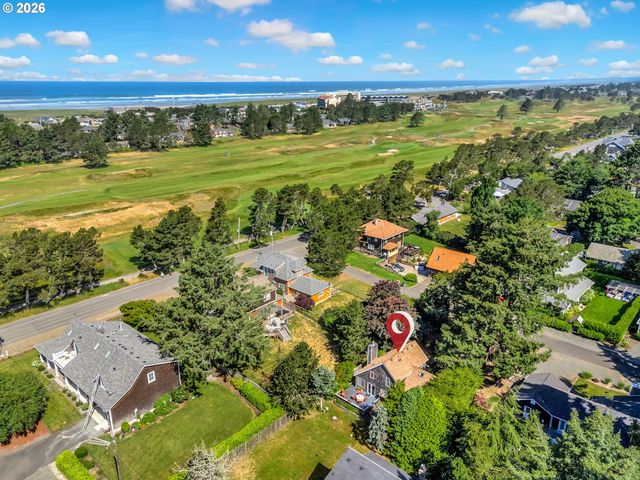 643 5TH St, Gearhart, OR 97138