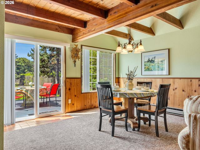 643 5TH St, Gearhart, OR 97138