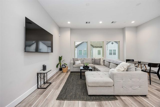 2611 Huntington Creek Lane, Houston, TX 77093