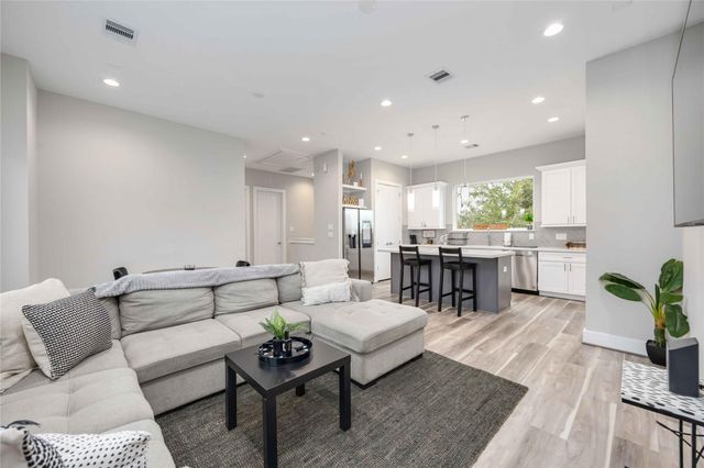 2611 Huntington Creek Lane, Houston, TX 77093