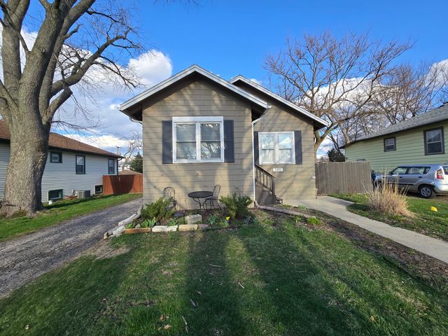 185 S Pick Avenue, Elmhurst, IL 60126