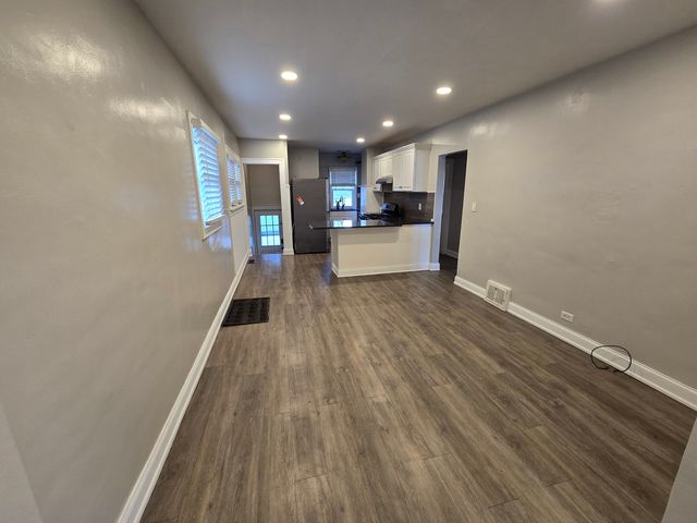 185 S Pick Avenue, Elmhurst, IL 60126