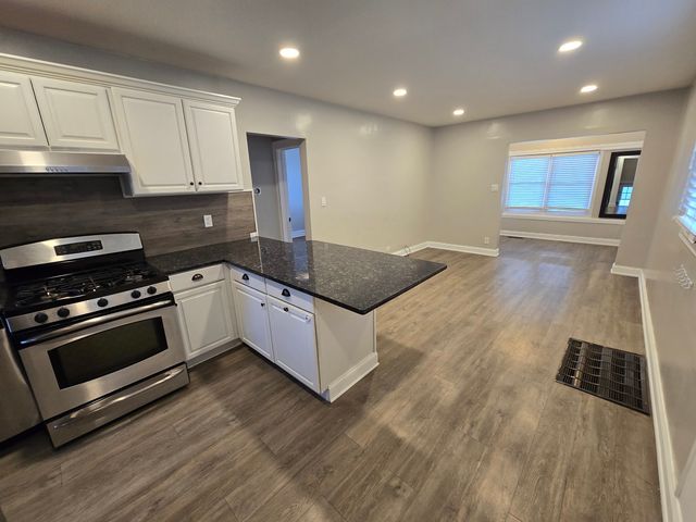 185 S Pick Avenue, Elmhurst, IL 60126