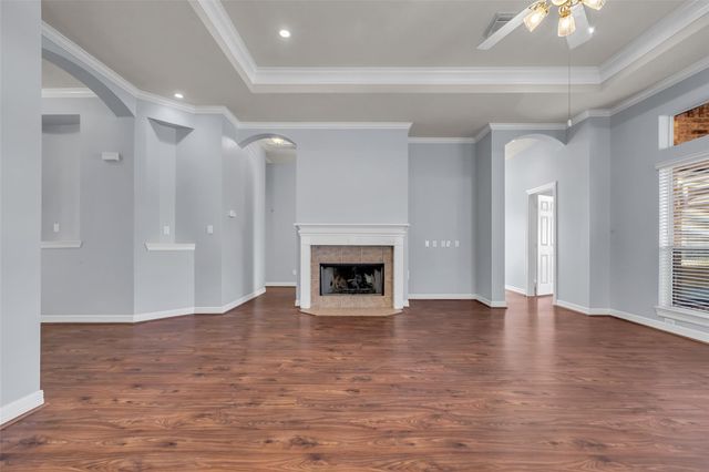 35 W Pines Drive, Montgomery, TX 77356