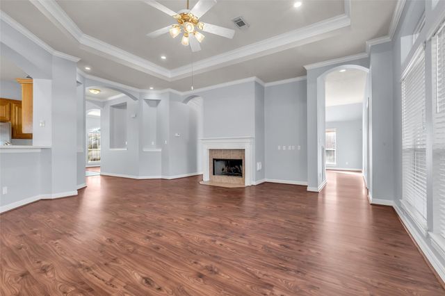 35 W Pines Drive, Montgomery, TX 77356