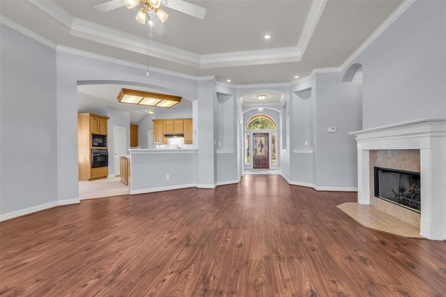 35 W Pines Drive, Montgomery, TX 77356