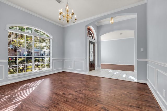 35 W Pines Drive, Montgomery, TX 77356