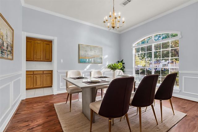 35 W Pines Drive, Montgomery, TX 77356