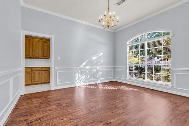 35 W Pines Drive, Montgomery, TX 77356