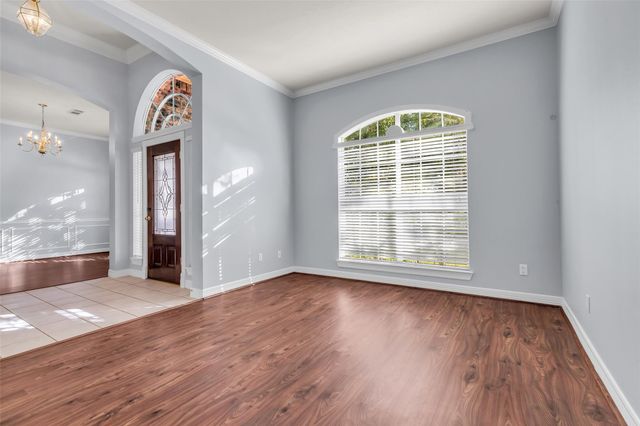 35 W Pines Drive, Montgomery, TX 77356