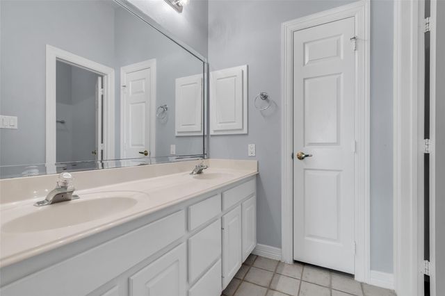 35 W Pines Drive, Montgomery, TX 77356