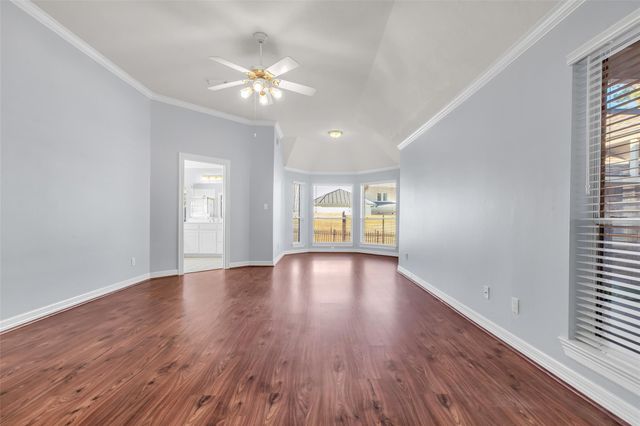 35 W Pines Drive, Montgomery, TX 77356