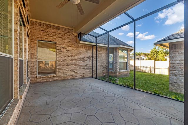 35 W Pines Drive, Montgomery, TX 77356