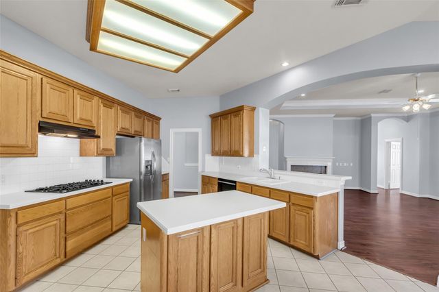 35 W Pines Drive, Montgomery, TX 77356