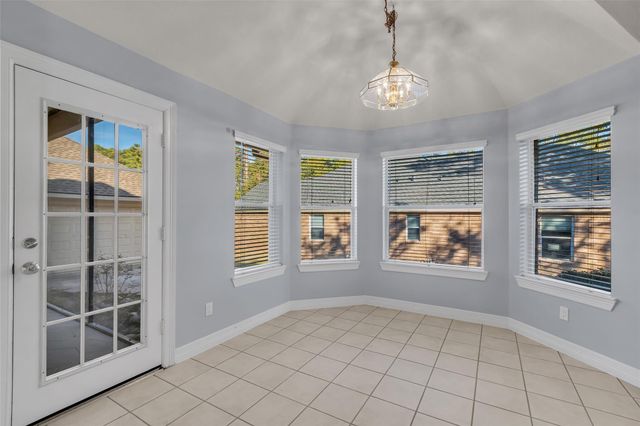 35 W Pines Drive, Montgomery, TX 77356