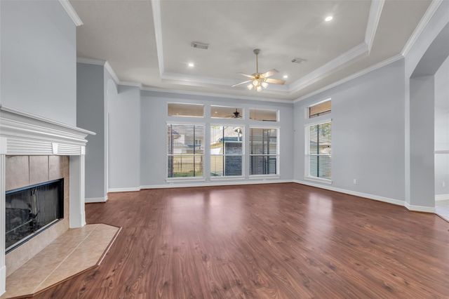 35 W Pines Drive, Montgomery, TX 77356