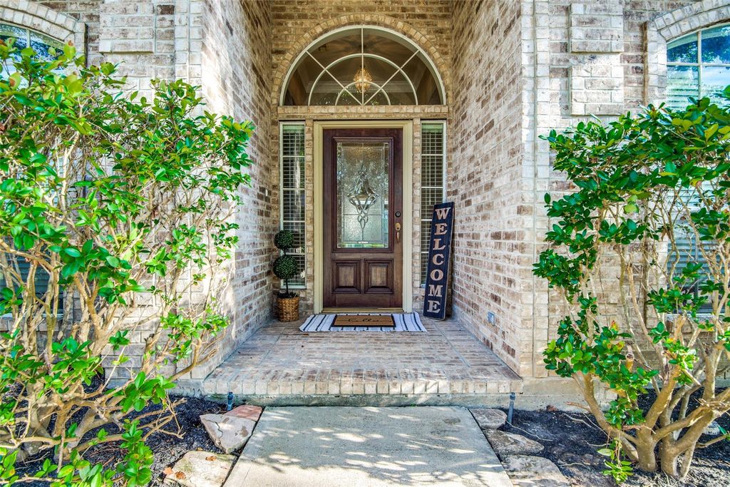 35 W Pines Drive, Montgomery, TX 77356
