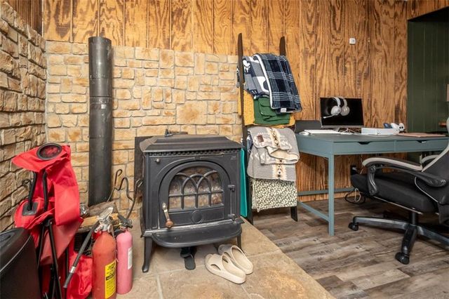 4929 SARATOGA Drive, Mclouth, KS 66054