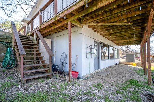 4929 SARATOGA Drive, Mclouth, KS 66054