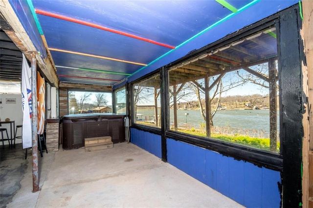 4929 SARATOGA Drive, Mclouth, KS 66054