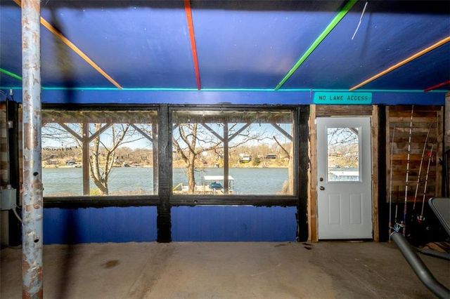 4929 SARATOGA Drive, Mclouth, KS 66054