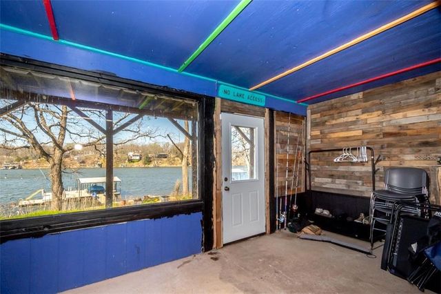 4929 SARATOGA Drive, Mclouth, KS 66054