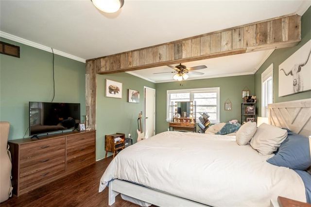 4929 SARATOGA Drive, Mclouth, KS 66054
