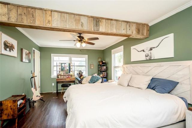 4929 SARATOGA Drive, Mclouth, KS 66054