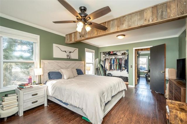 4929 SARATOGA Drive, Mclouth, KS 66054