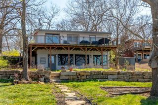4929 SARATOGA Drive, Mclouth, KS 66054