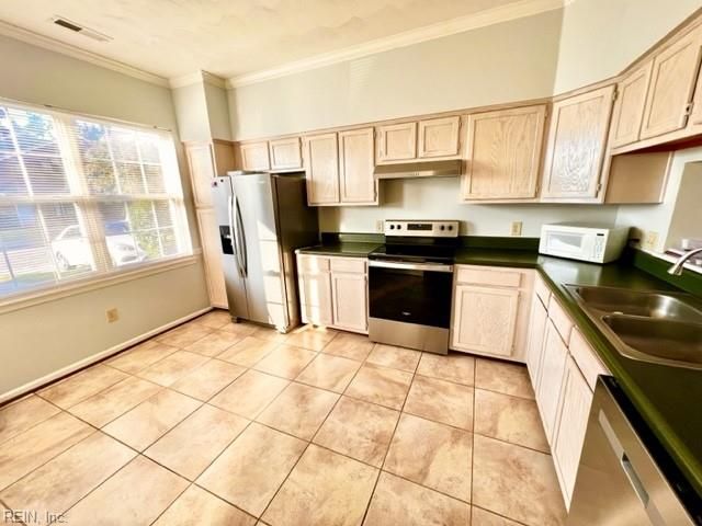 740 Hunters QUAY, Chesapeake, VA 23321