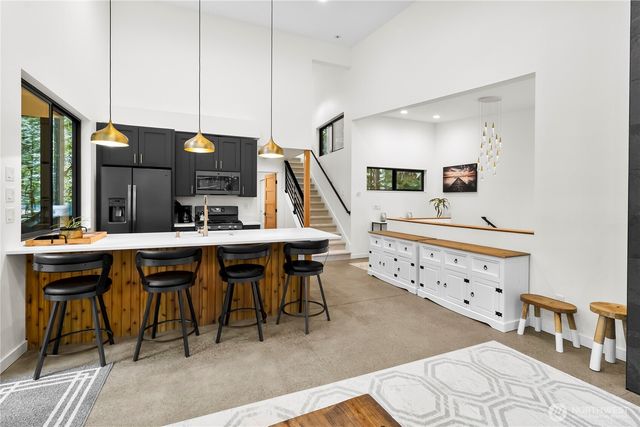 7475 Canyon View Drive, Deming, WA 98244