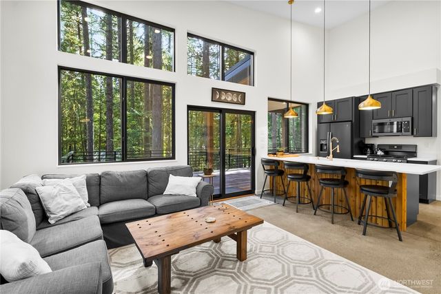 7475 Canyon View Drive, Deming, WA 98244