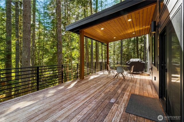 7475 Canyon View Drive, Deming, WA 98244
