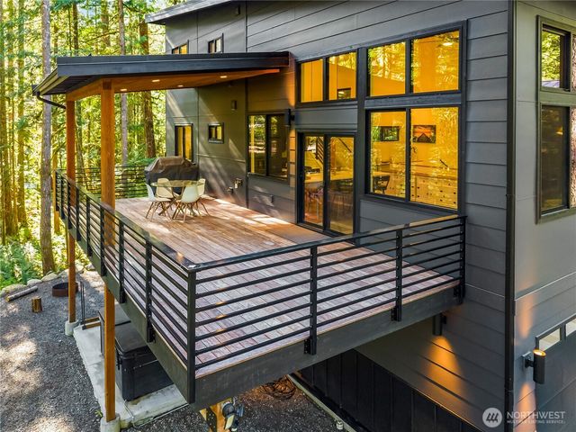 7475 Canyon View Drive, Deming, WA 98244
