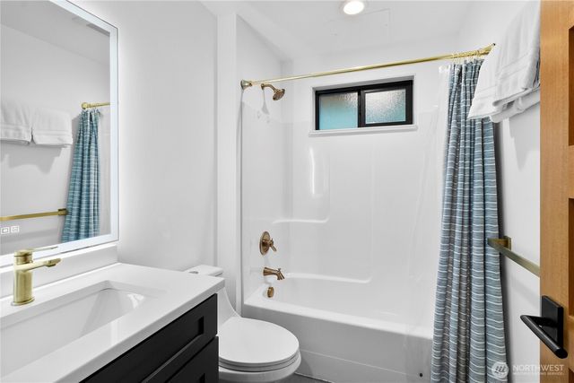 7475 Canyon View Drive, Deming, WA 98244