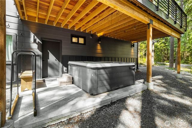 7475 Canyon View Drive, Deming, WA 98244