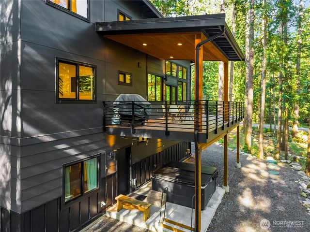 7475 Canyon View Drive, Deming, WA 98244