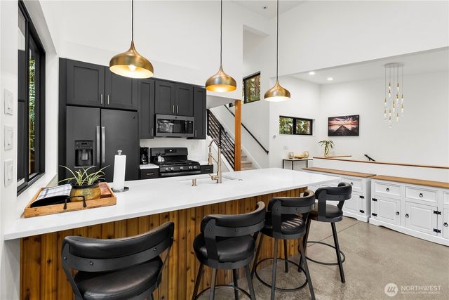 7475 Canyon View Drive, Deming, WA 98244