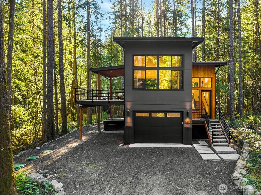 7475 Canyon View Drive, Deming, WA 98244