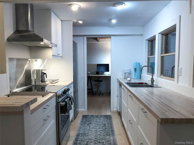 461 White Schoolhouse Road, Rhinebeck, NY 12572