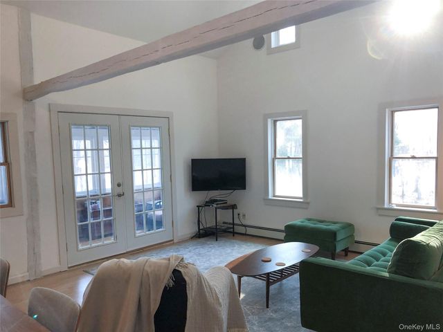 461 White Schoolhouse Road, Rhinebeck, NY 12572