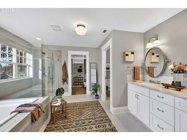 3962 Ne CESAR E CHAVEZ Blvd, Portland, OR 97212