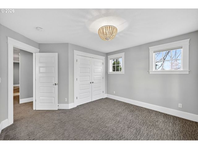 3962 Ne CESAR E CHAVEZ Blvd, Portland, OR 97212