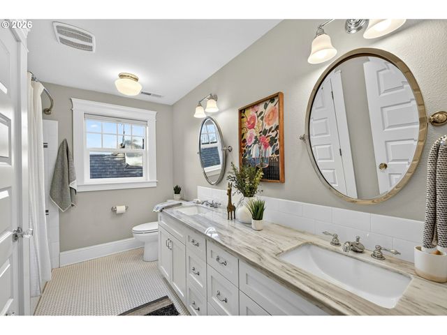 3962 Ne CESAR E CHAVEZ Blvd, Portland, OR 97212