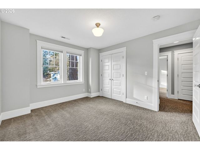 3962 Ne CESAR E CHAVEZ Blvd, Portland, OR 97212